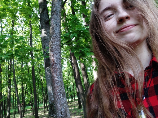Maya Clars Maya Clars, natural, nature, brunette hair, hair, forest, trees, green, green color, photo of nature, Spotify, apple Music, artist, songs, 
