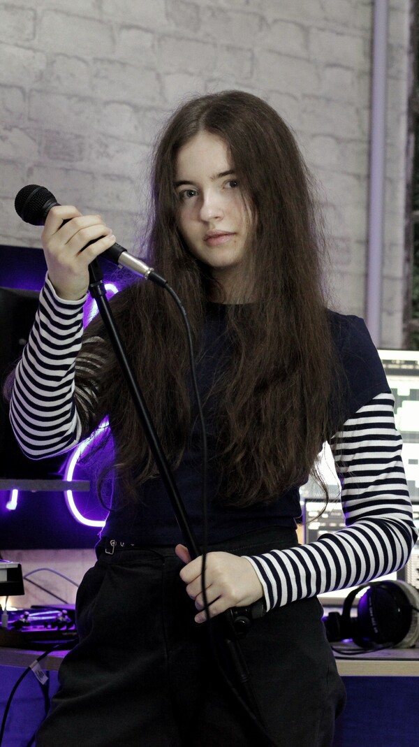 Maya Clars About